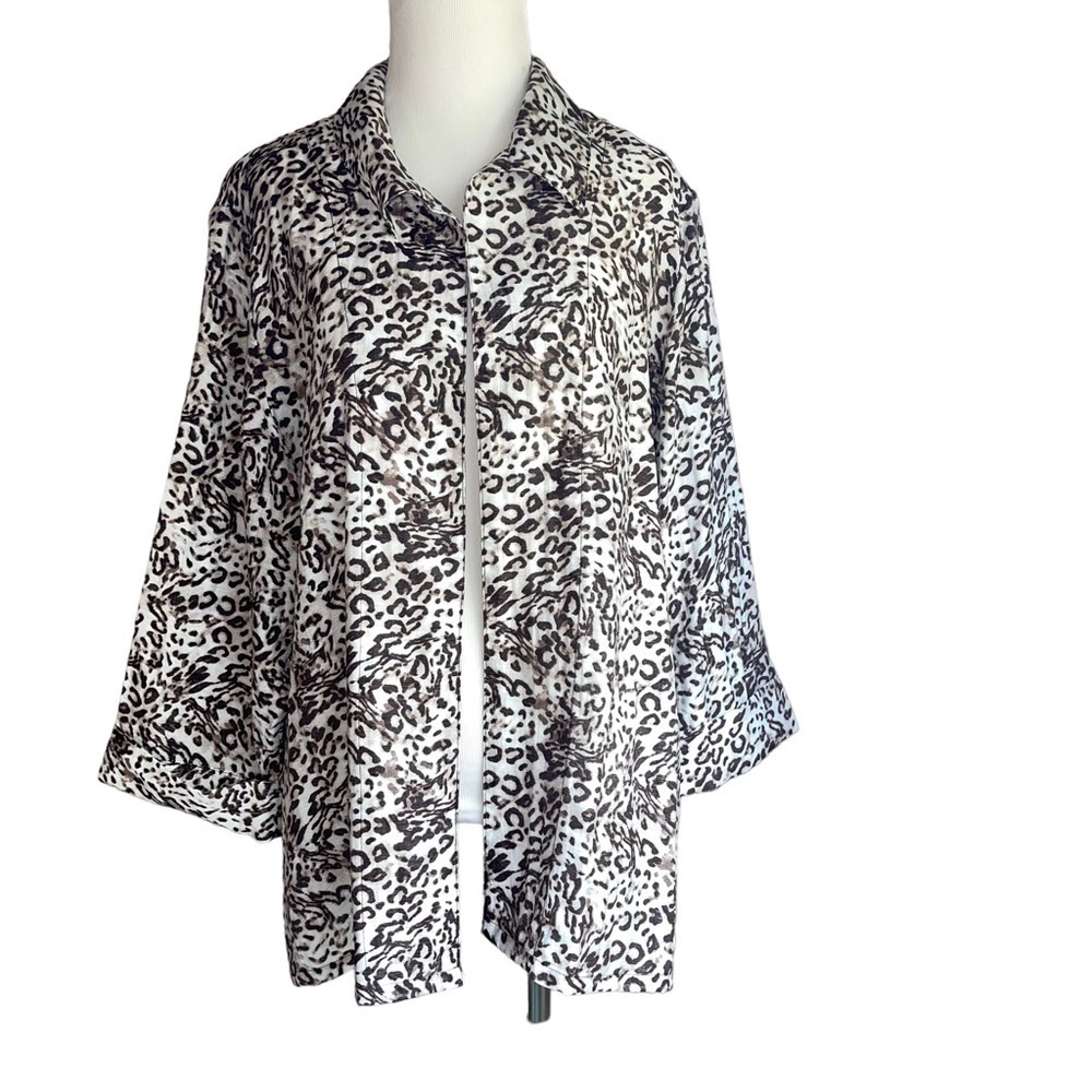 Chico's Size 3 Leopard Animal Print open front shimmery Blouse shirt